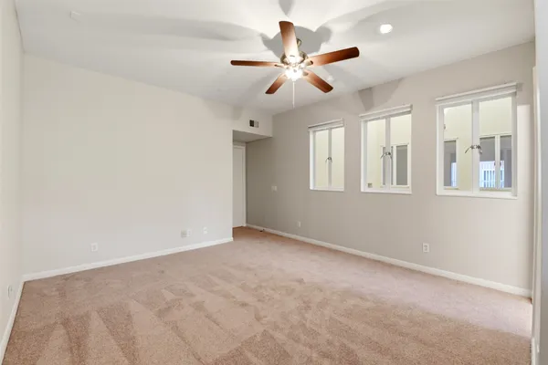 $3,300 | 4004 Montrose Boulevard, Unit 43, Houston, TX 77006