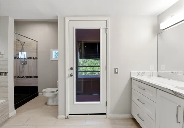 $3,300 | 4004 Montrose Boulevard, Unit 43, Houston, TX 77006