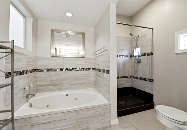 $3,300 | 4004 Montrose Boulevard, Unit 43, Houston, TX 77006