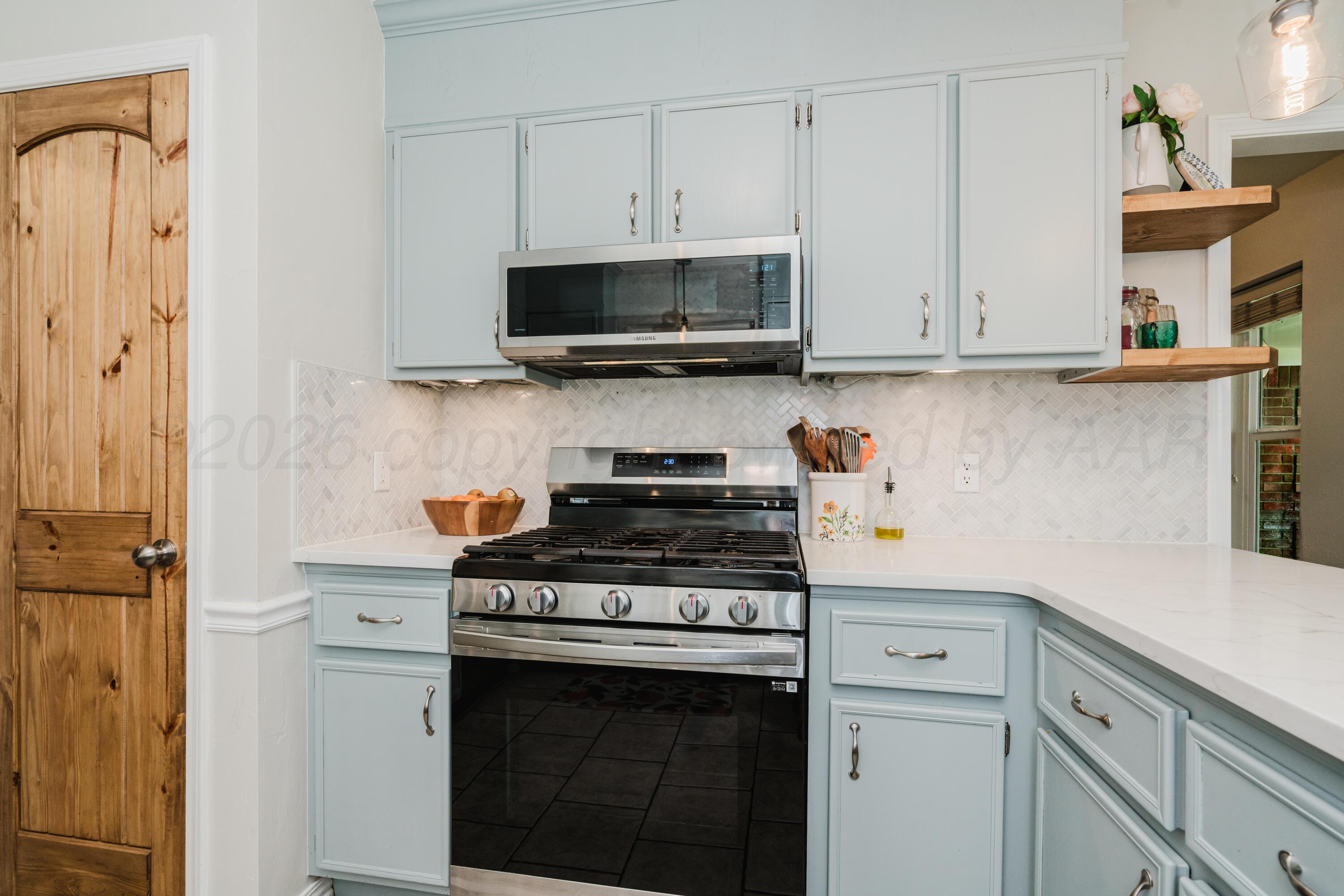 7302 Holyoke Trail Amarillo, TX 79121 - Photo 16 of 40 Kitchen