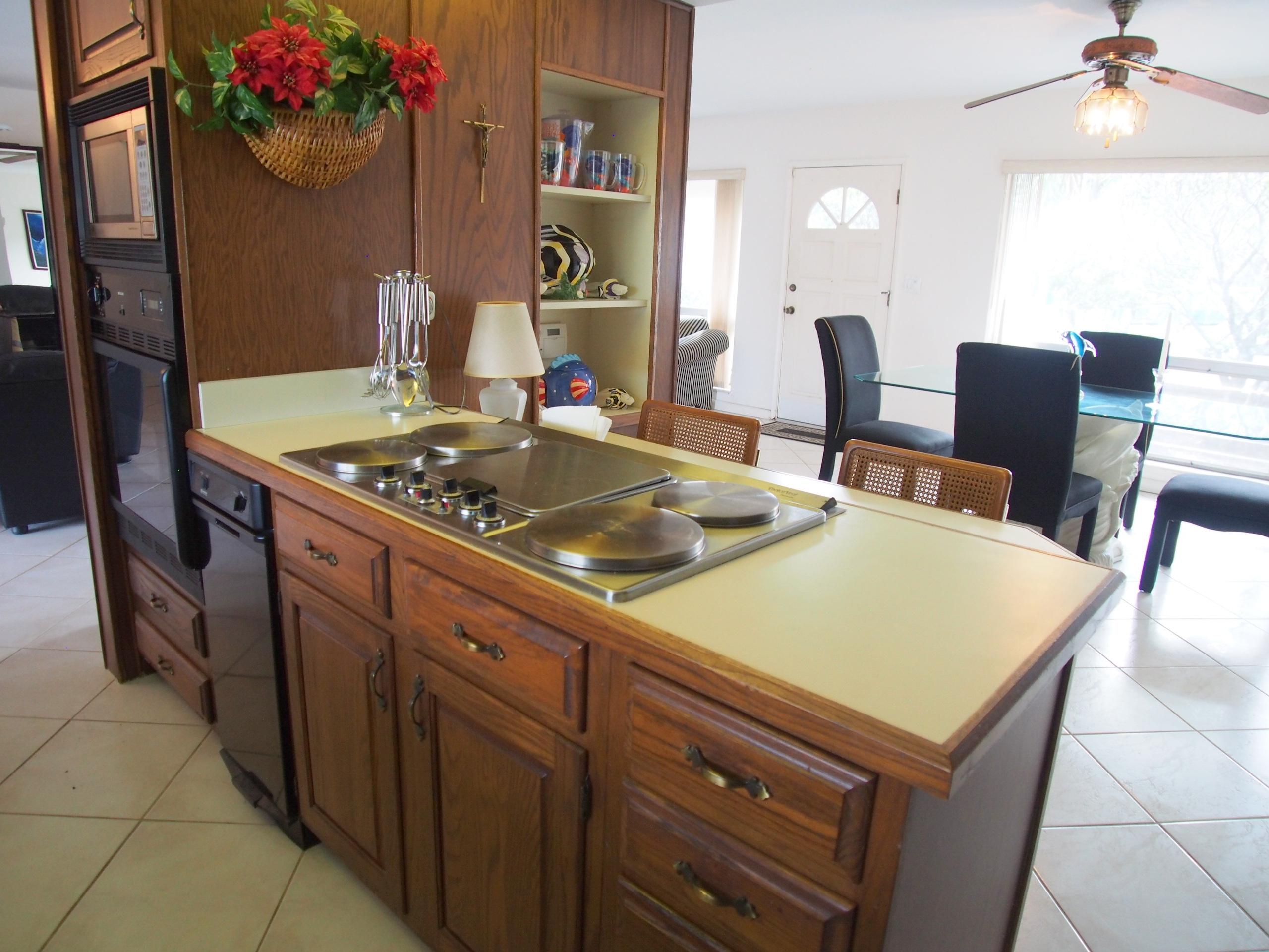 761 Northeast 69th Street Boca Raton, FL 33487 - Photo 18 of 44 Kitchen