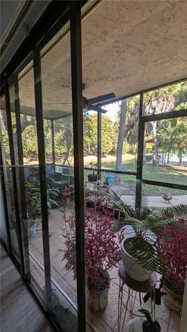 $2,600 | 369 Lakeview Drive, Unit 101, Weston, FL 33326