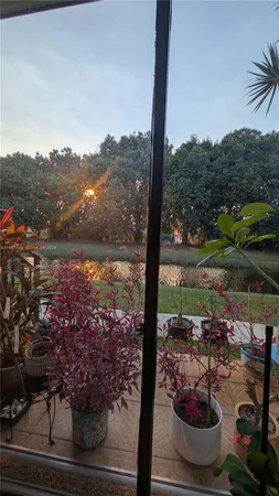 $2,600 | 369 Lakeview Drive, Unit 101, Weston, FL 33326