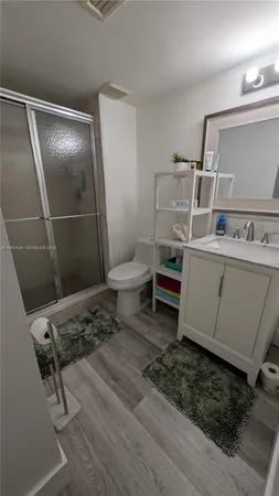 $2,600 | 369 Lakeview Drive, Unit 101, Weston, FL 33326