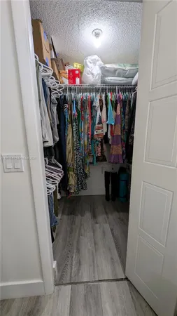 $2,600 | 369 Lakeview Drive, Unit 101, Weston, FL 33326