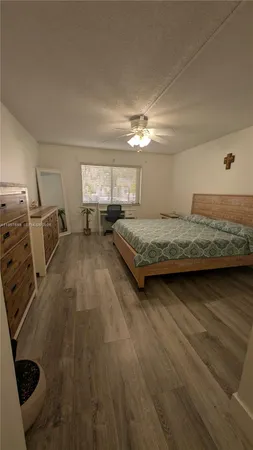 $2,600 | 369 Lakeview Drive, Unit 101, Weston, FL 33326