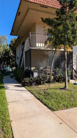 $2,600 | 369 Lakeview Drive, Unit 101, Weston, FL 33326