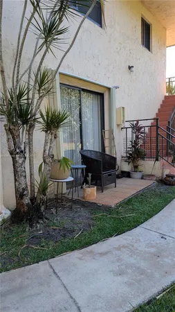 $2,600 | 369 Lakeview Drive, Unit 101, Weston, FL 33326