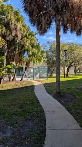 $2,600 | 369 Lakeview Drive, Unit 101, Weston, FL 33326