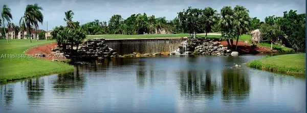 $2,600 | 369 Lakeview Drive, Unit 101, Weston, FL 33326