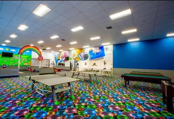 $2,600 | 369 Lakeview Drive, Unit 101, Weston, FL 33326