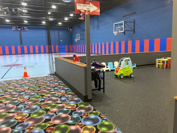 $2,600 | 369 Lakeview Drive, Unit 101, Weston, FL 33326