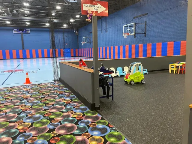 $2,600 | 369 Lakeview Drive, Unit 101, Weston, FL 33326