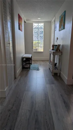 $2,600 | 369 Lakeview Drive, Unit 101, Weston, FL 33326