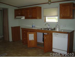 705 East 3rd Street Fairmount, IN 46928 - Photo 4 of 10