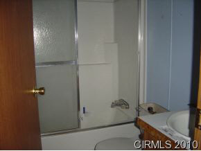 705 East 3rd Street Fairmount, IN 46928 - Photo 7 of 10