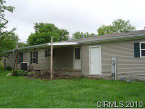 705 East 3rd Street Fairmount, IN 46928 - Photo 9 of 10