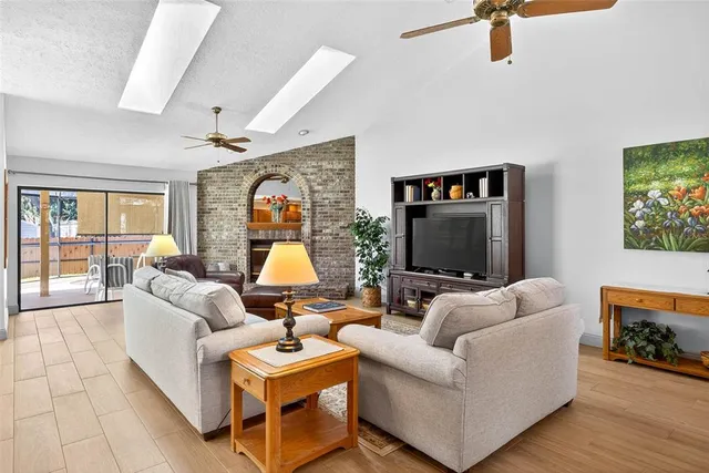 $525,000 | 2401 Natures Court, Valrico, FL 33596