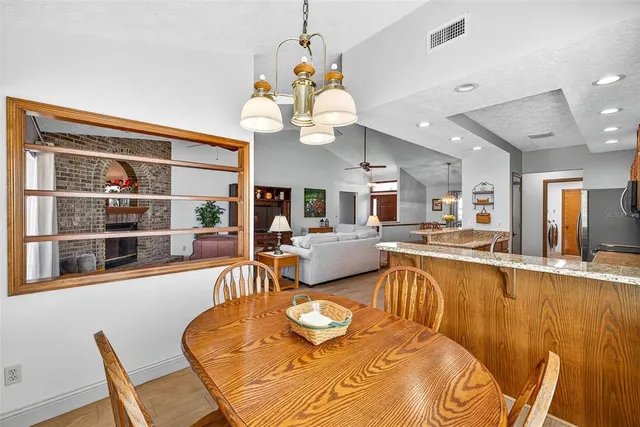 $525,000 | 2401 Natures Court, Valrico, FL 33596