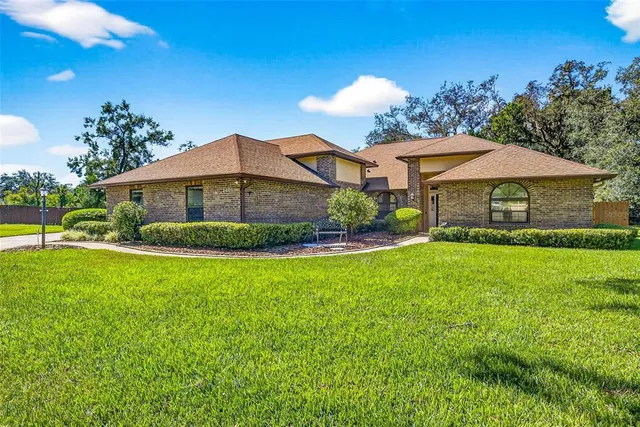 $525,000 | 2401 Natures Court, Valrico, FL 33596