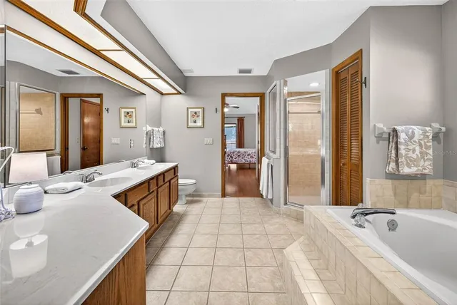 $525,000 | 2401 Natures Court, Valrico, FL 33596