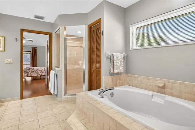 $525,000 | 2401 Natures Court, Valrico, FL 33596