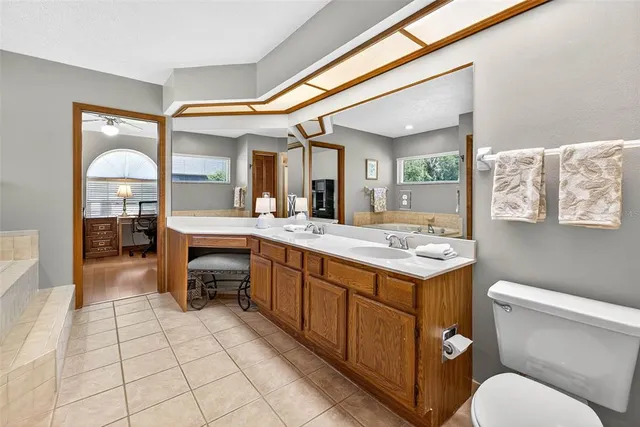 $525,000 | 2401 Natures Court, Valrico, FL 33596