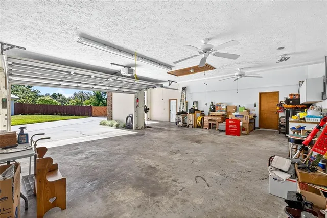 $525,000 | 2401 Natures Court, Valrico, FL 33596