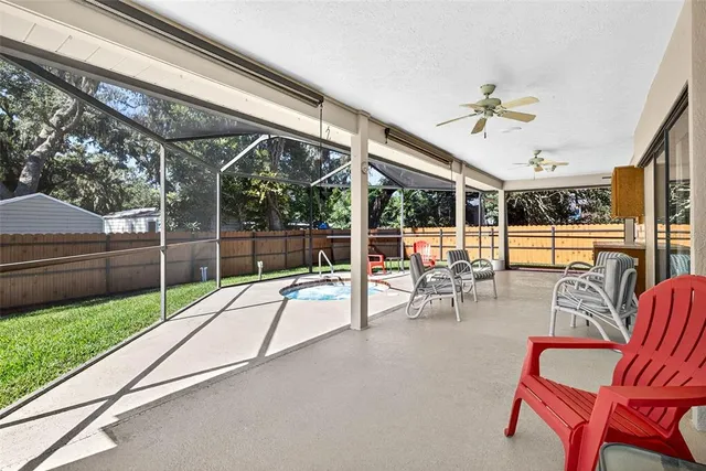 $525,000 | 2401 Natures Court, Valrico, FL 33596