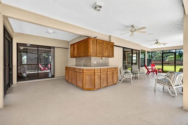 $525,000 | 2401 Natures Court, Valrico, FL 33596