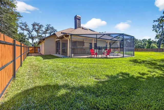 $525,000 | 2401 Natures Court, Valrico, FL 33596