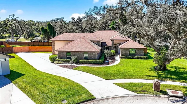 $525,000 | 2401 Natures Court, Valrico, FL 33596