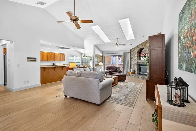 $525,000 | 2401 Natures Court, Valrico, FL 33596