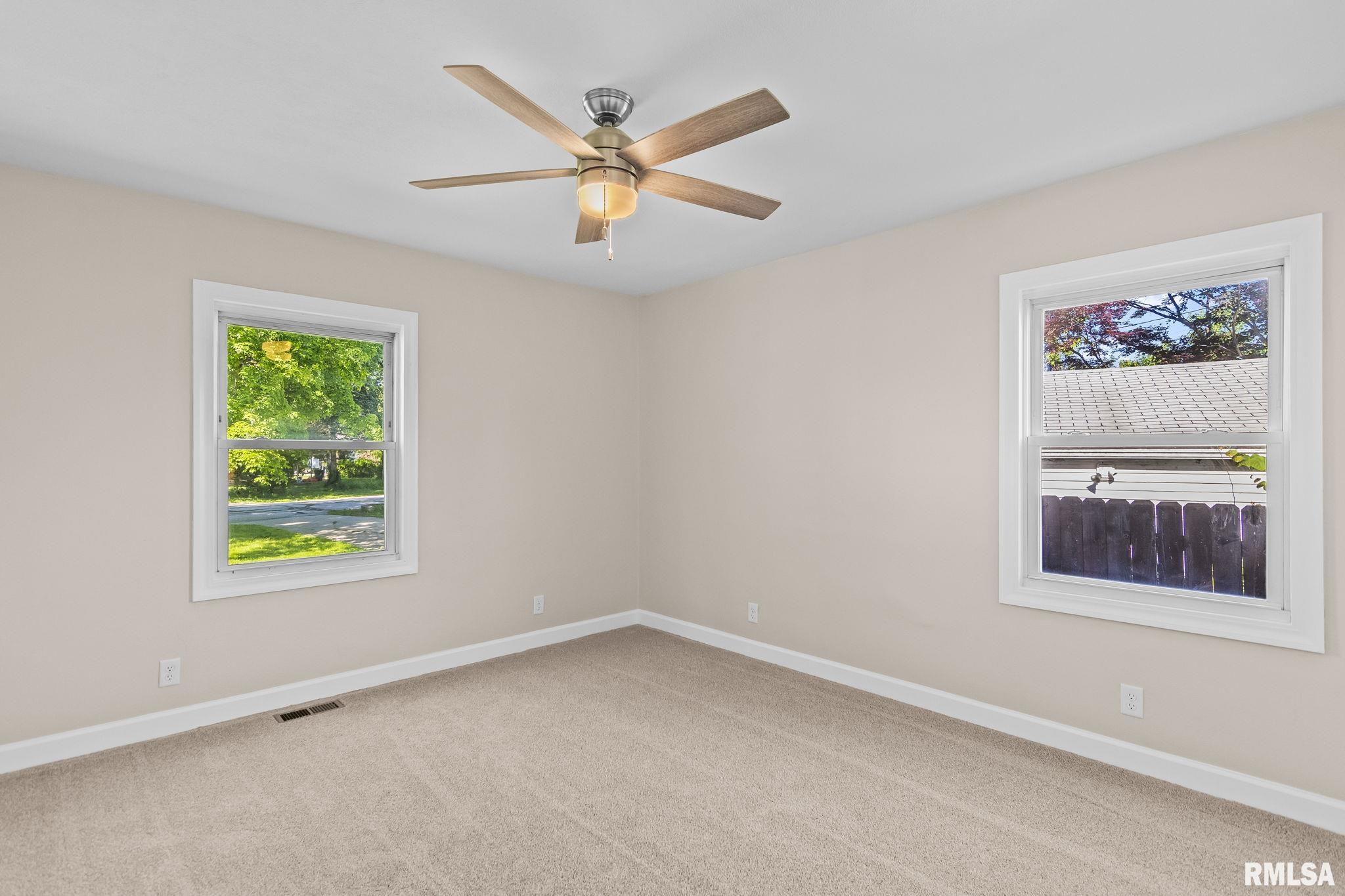 6 Evergreen Court Springfield, IL 62704 - Photo 19 of 32