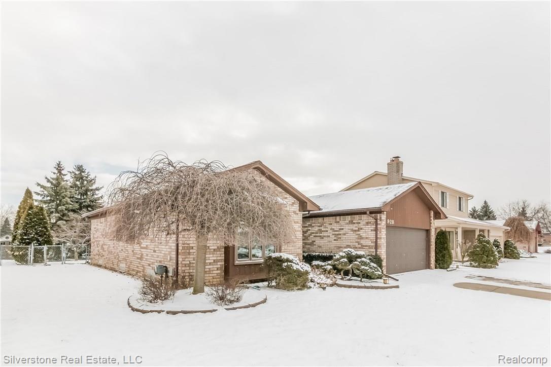 928 Milverton Road Troy, MI 48083 - Photo 27 of 36 002-2370653-large.jpg