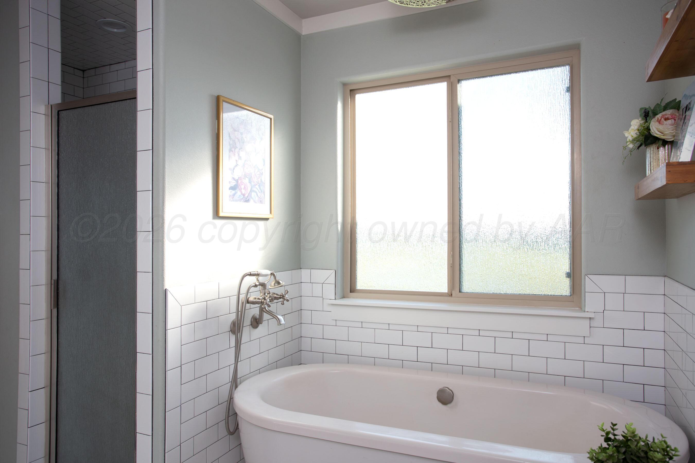 13341 Wandering Road Amarillo, TX 79118 - Photo 24 of 57 primary bathtub