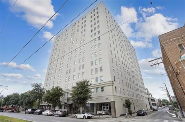 $1,275 | 1205 St Charles Avenue, Unit 714, New Orleans, LA 70130
