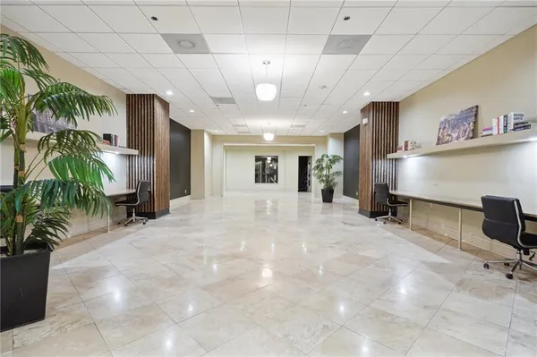 $1,275 | 1205 St Charles Avenue, Unit 714, New Orleans, LA 70130
