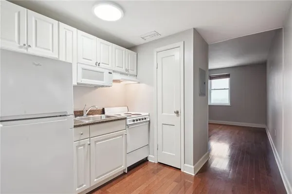 $1,275 | 1205 St Charles Avenue, Unit 714, New Orleans, LA 70130