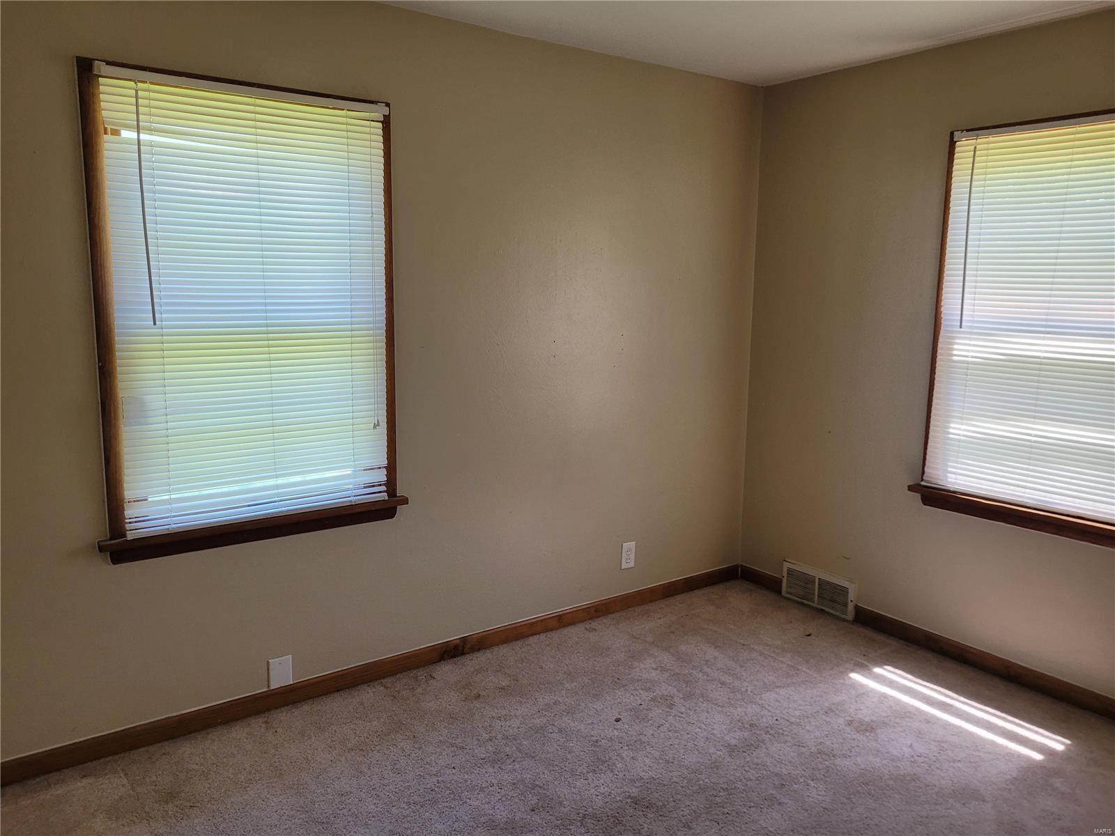4021 Mt Olive Road St. Louis, MO 63125 - Photo 14 of 28 Gallery Image 14