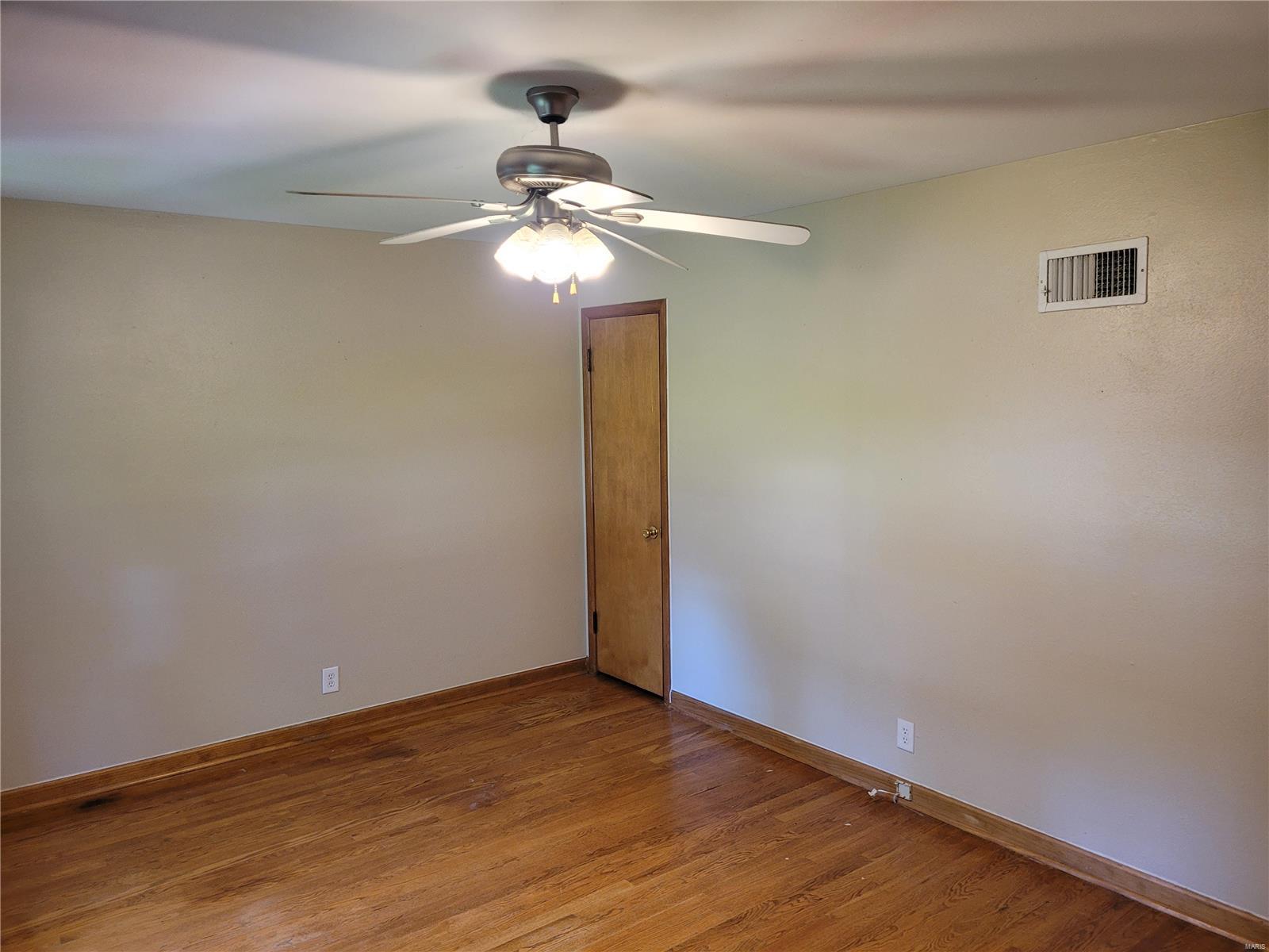 4021 Mt Olive Road St. Louis, MO 63125 - Photo 8 of 28 Gallery Image 8