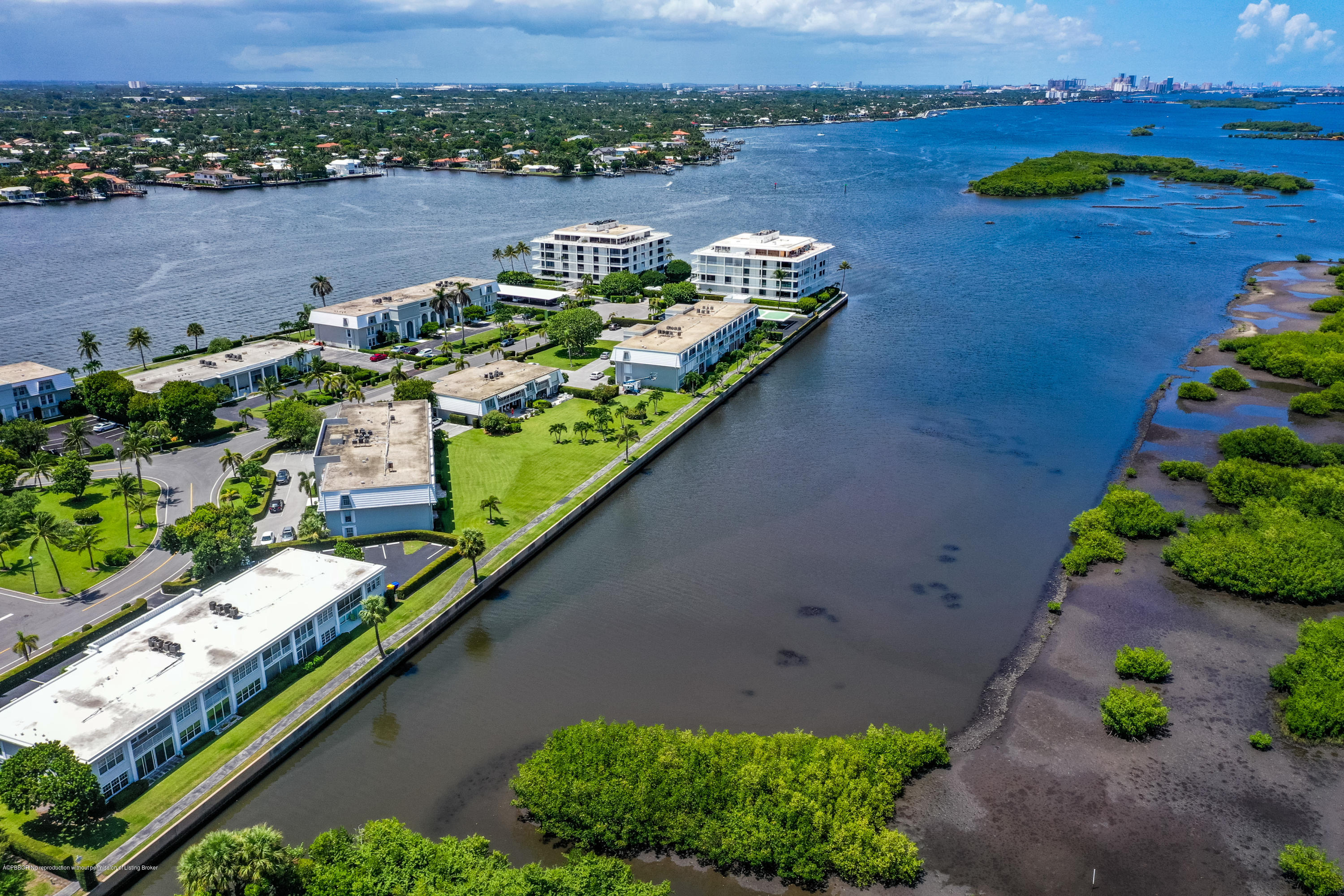 2185 Ibis Isle Road, Unit 40 Palm Beach, FL 33480 - Photo 25 of 28 an aerial view of a house with a garden and lake view