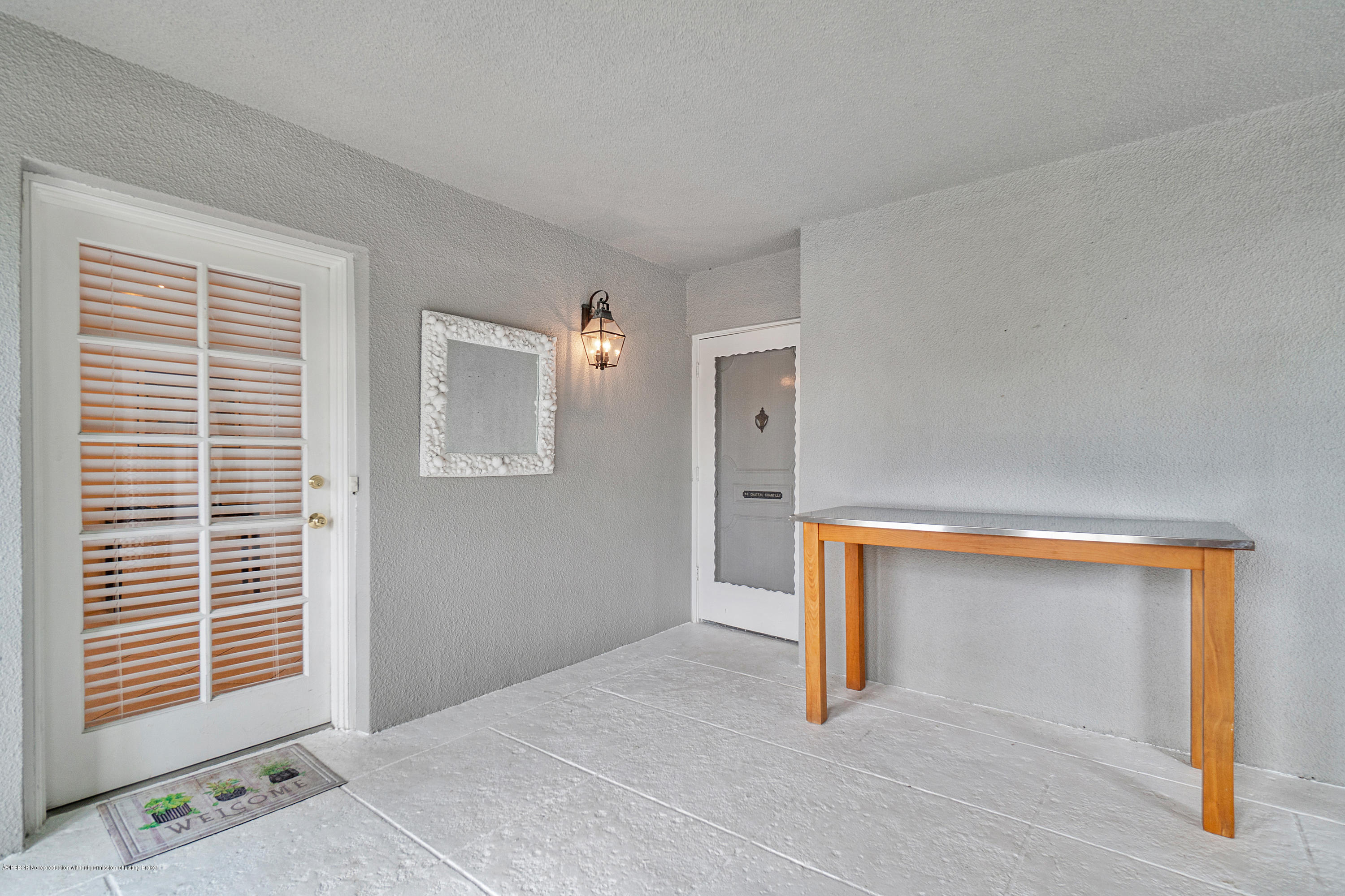 2185 Ibis Isle Road, Unit 40 Palm Beach, FL 33480 - Photo 4 of 28 a view of an empty room