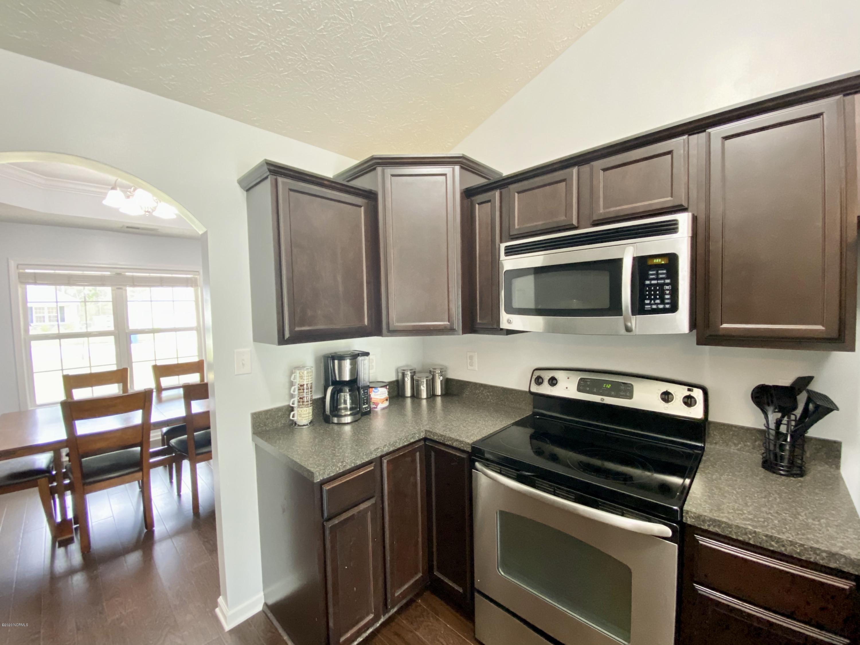 277 Station House Road New Bern, NC 28562 - Photo 12 of 48 Kitchen