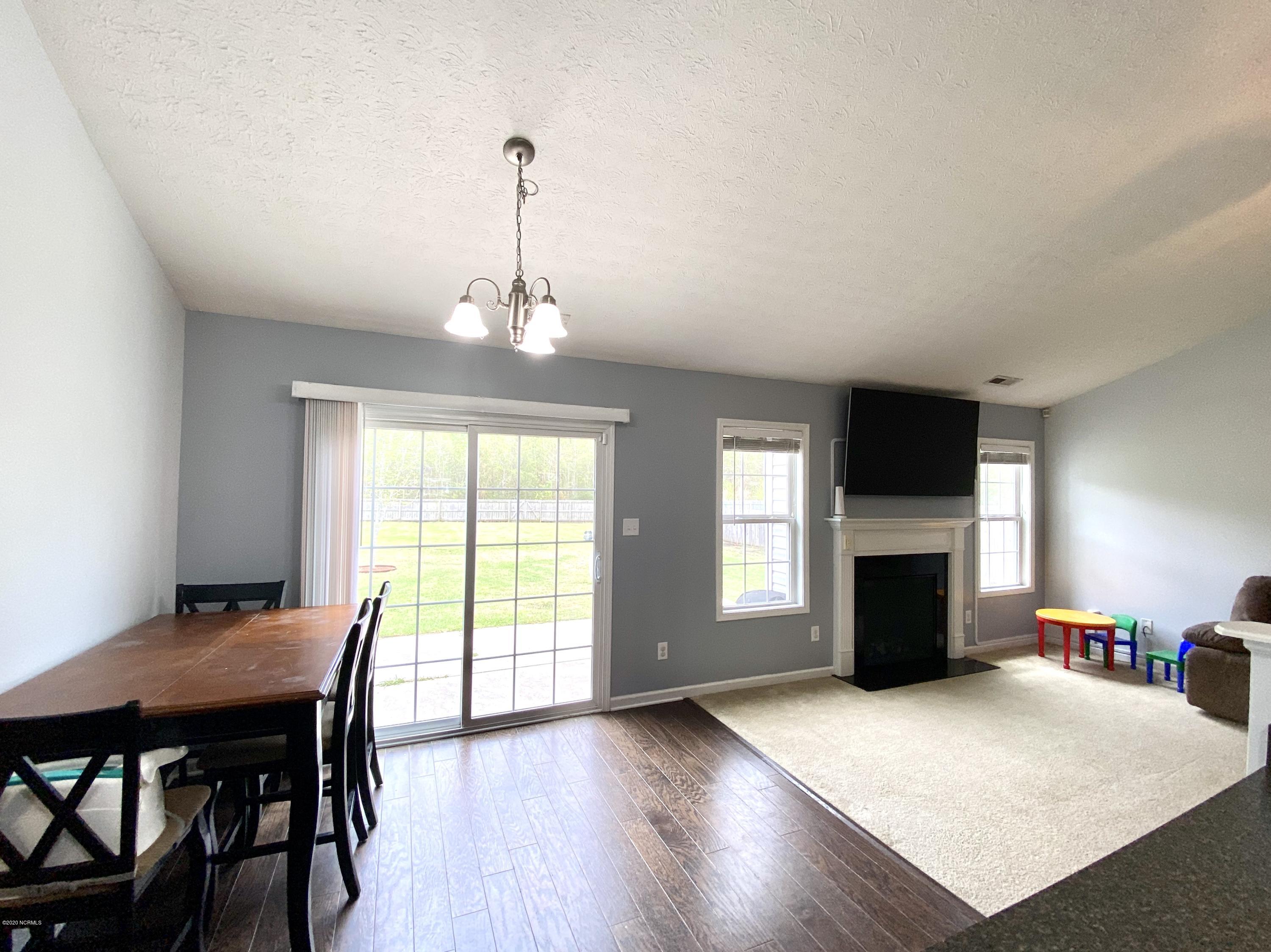 277 Station House Road New Bern, NC 28562 - Photo 2 of 48 Living Room
