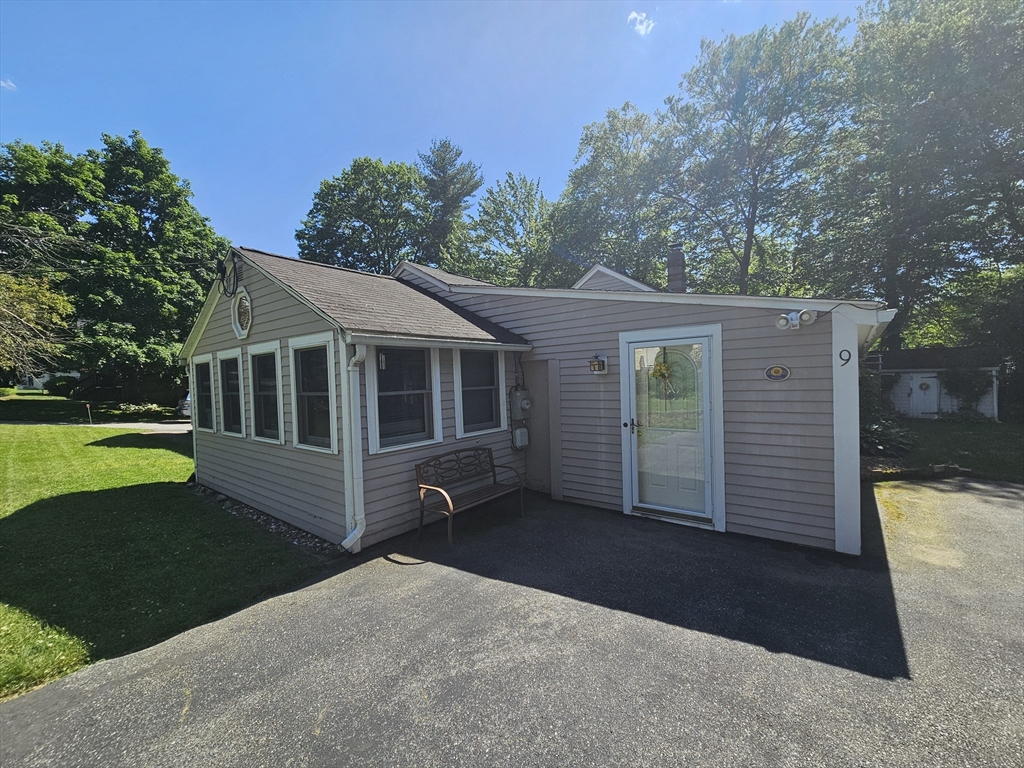 9 Pinecrest Road Littleton, MA 01460 - Photo 3 of 16 Gallery Image 3