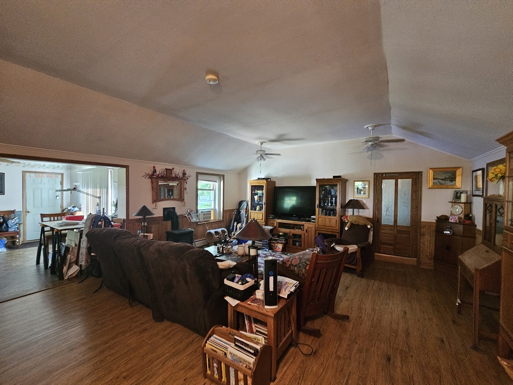 9 Pinecrest Road Littleton, MA 01460 - Photo 4 of 16 Gallery Image 4