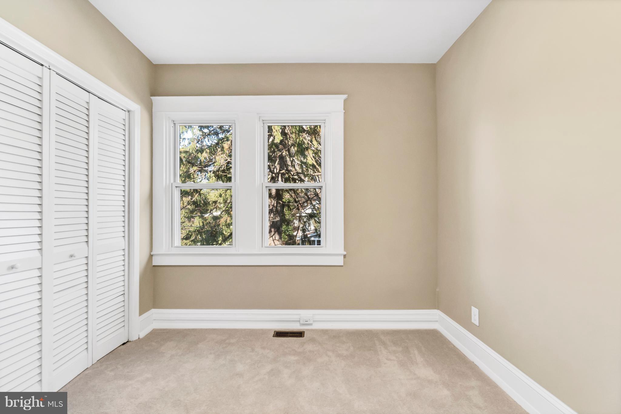 605 St Dunstans Road Baltimore, MD 21212 - Photo 32 of 43 an empty room with a window