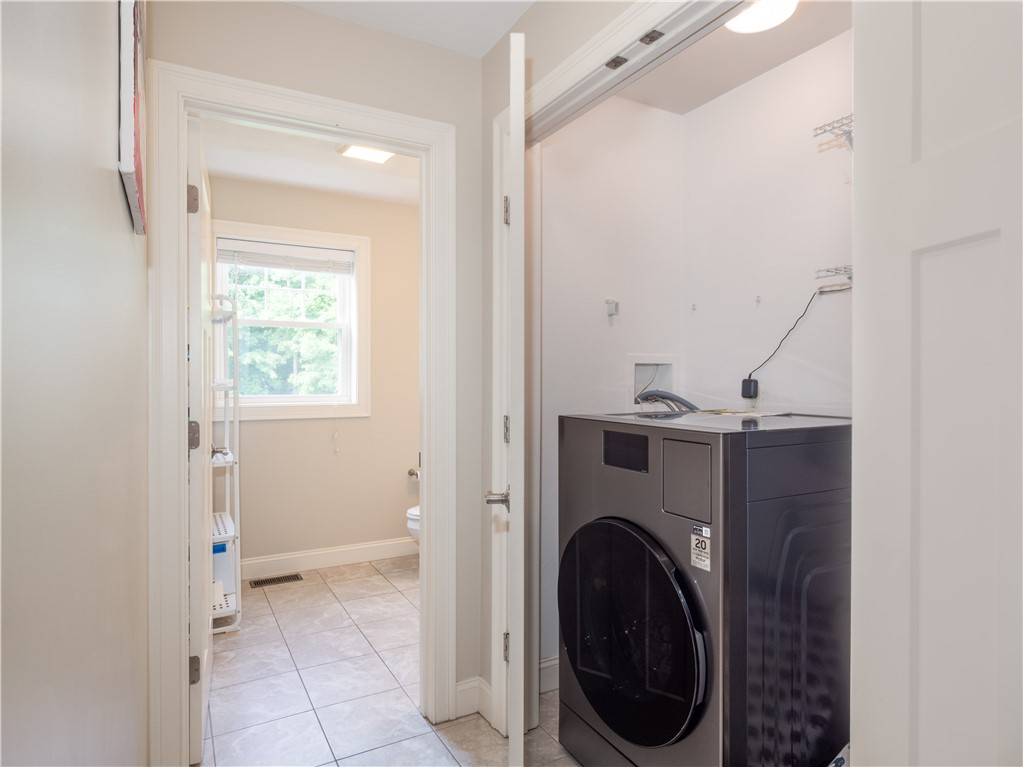 41 Hickory Road Cumberland, RI 02864 - Photo 12 of 33 Gallery Image 12