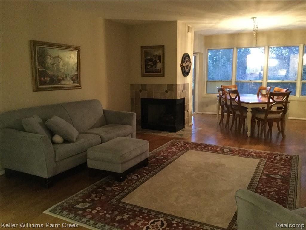 875 Green View Court, Unit 56 Rochester Hills, MI 48307 - Photo 3 of 29